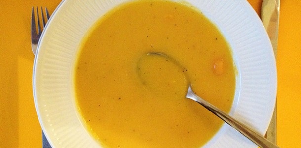 Gulerods-kartoffel suppe